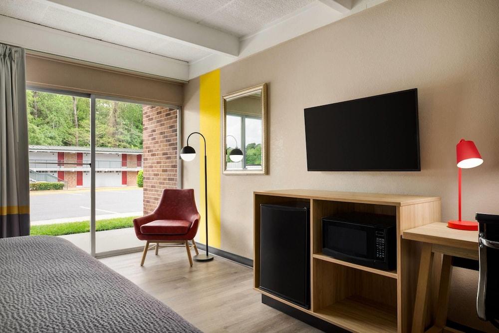 Econo Lodge photo 11