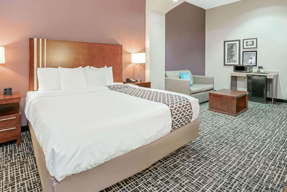 La Quinta Inn & Suites by Wyndham Oklahoma City -Yukon photo 10