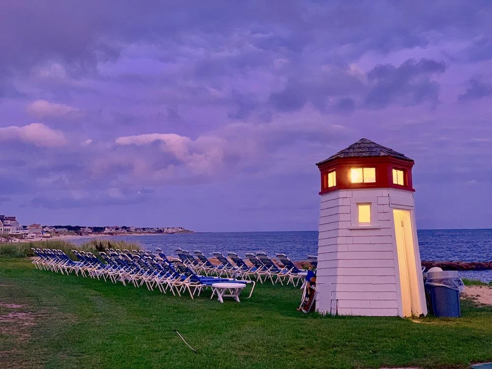 Lighthouse Inn photo 74