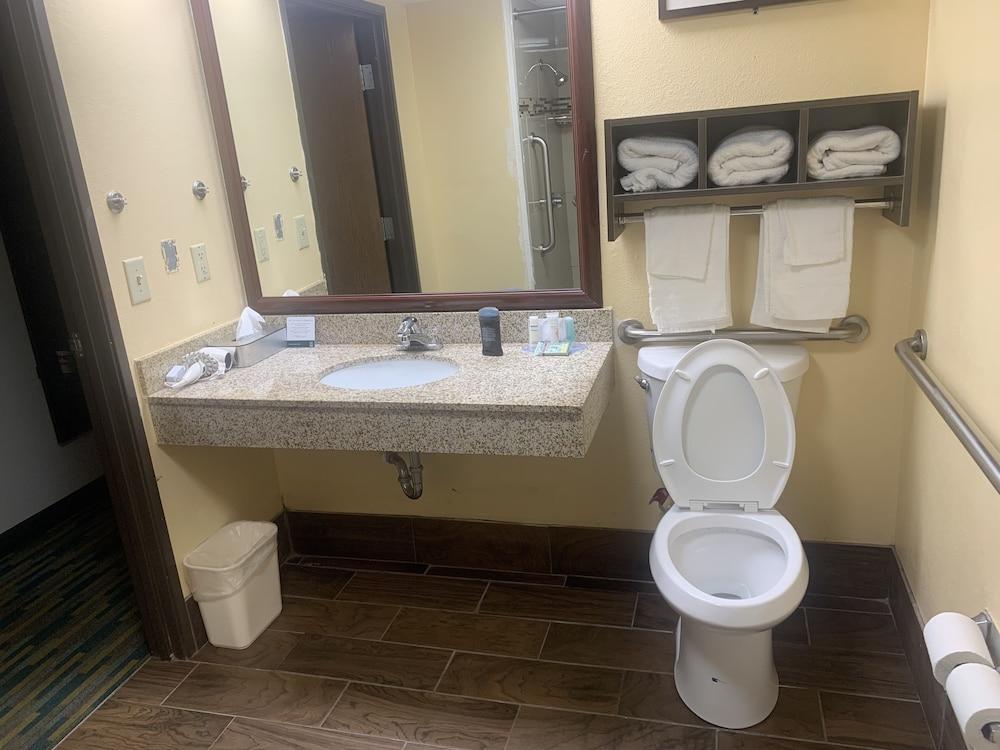 Quality Inn Winder photo 25