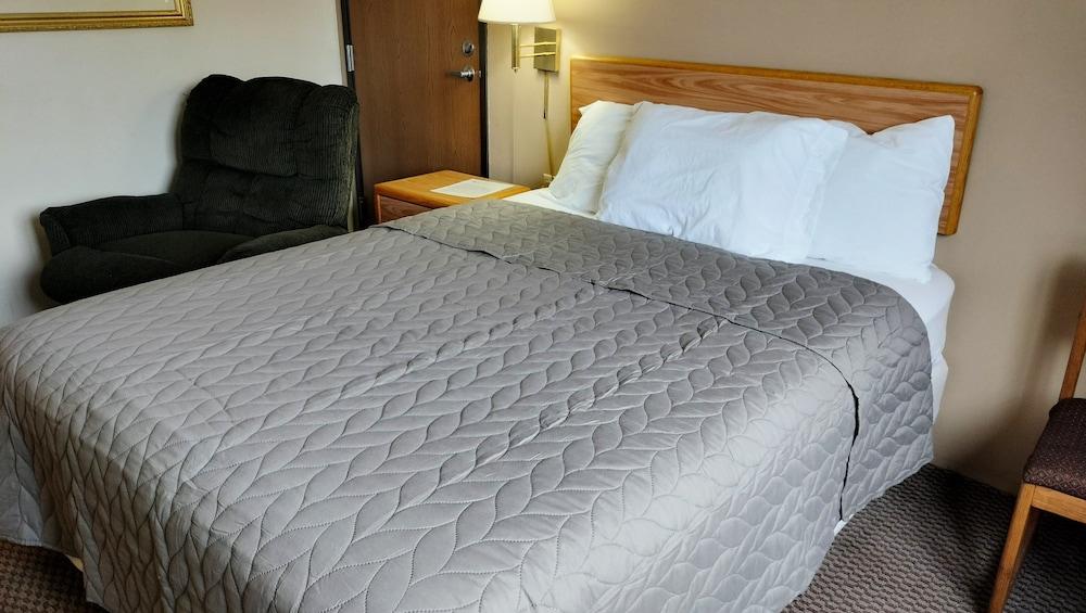 Magnuson Hotel Ironwood photo 12