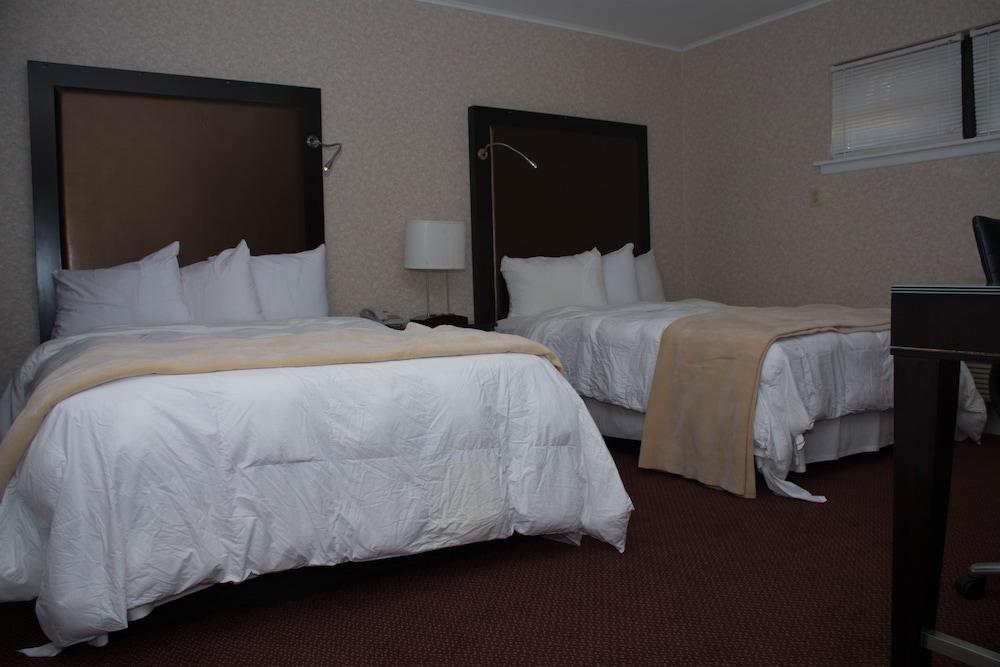 Atlantic Inn & Suites photo 36