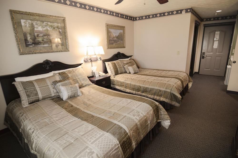 Hearthstone Inn & Suites photo 9