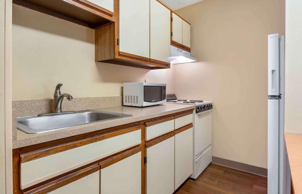 Studio 6 Indianapolis, IN - North Carmel photo 16