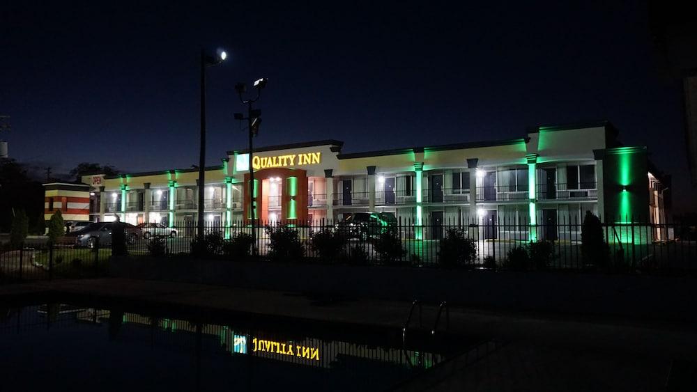 Quality Inn photo 1