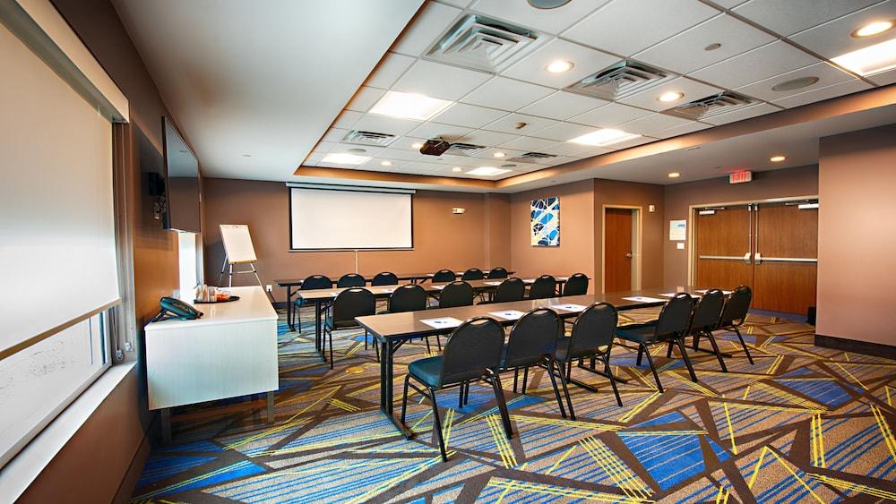 Holiday Inn Express & Suites Houston SW - Galleria Area by IHG photo 18