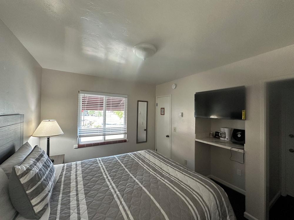 Lee Vining Motel photo 7