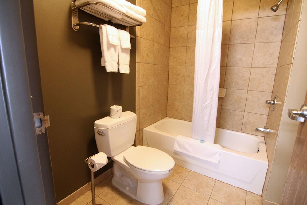 Casper C'mon Inn Hotel & Suites photo 21