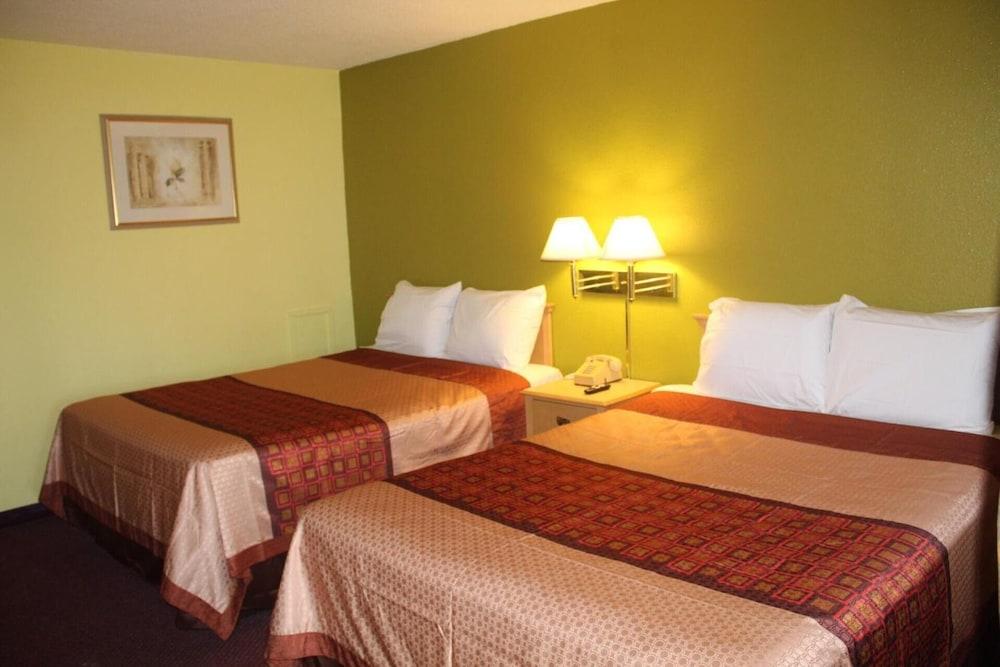 Hutchinson Inn photo 46