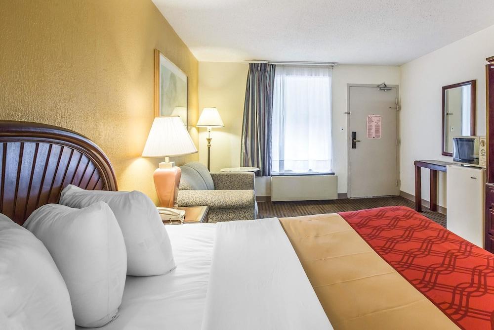 Rodeway Inn & Suites Carrollton photo 22