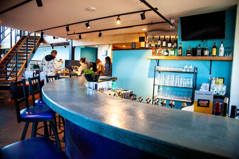 Blue Wave Inn photo 48