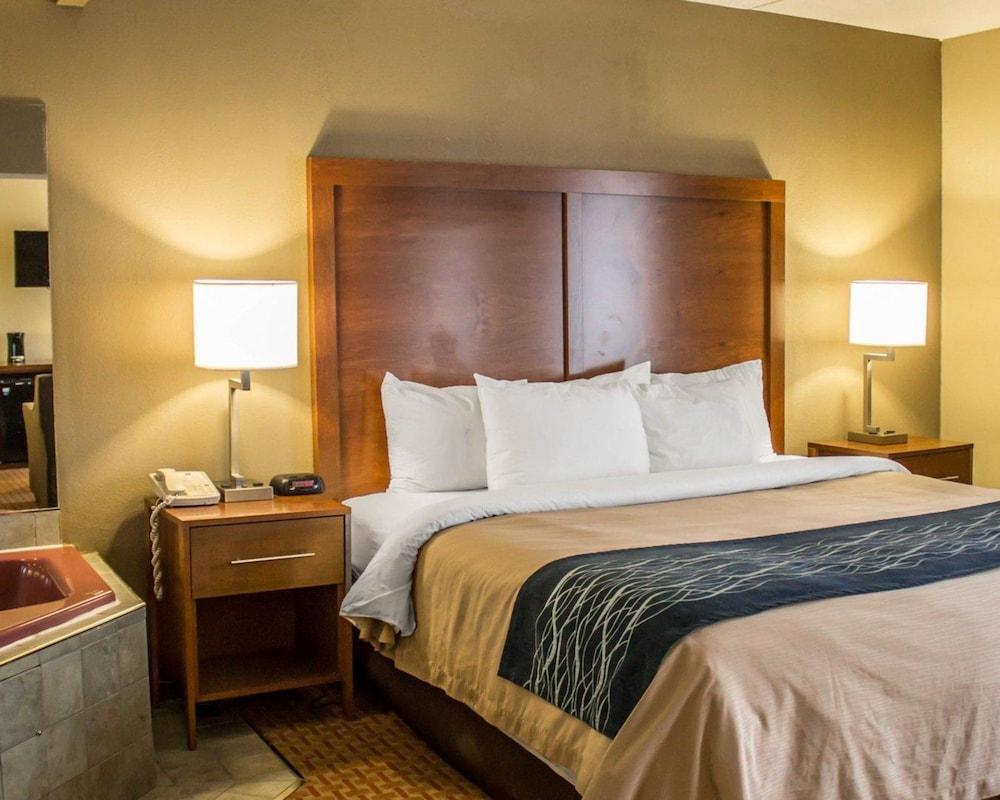 Quality Inn Akron South photo 16