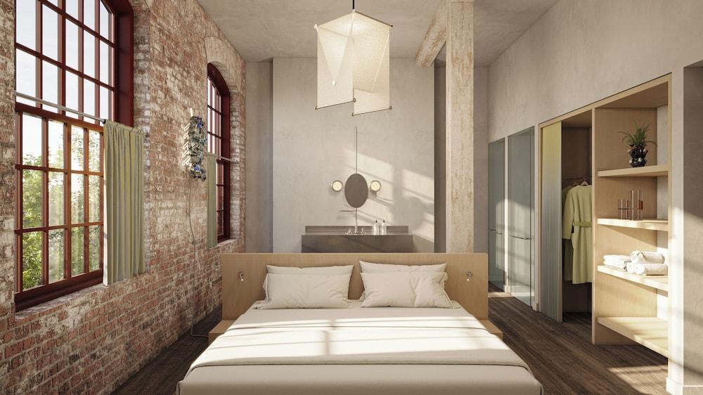 Pocketbook Hotel and Bath photo 2