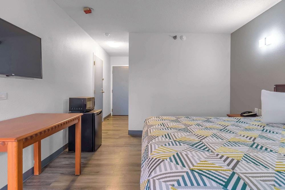 Motel 6 Franklin, OH photo 9