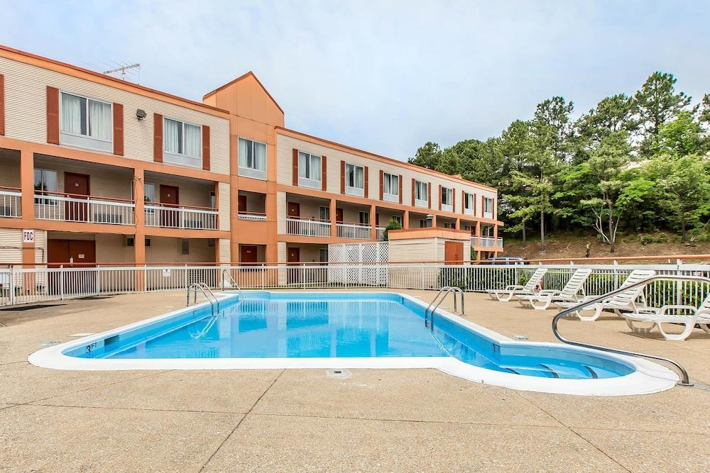 Quality Inn Homewood Birmingham I-65 photo 19