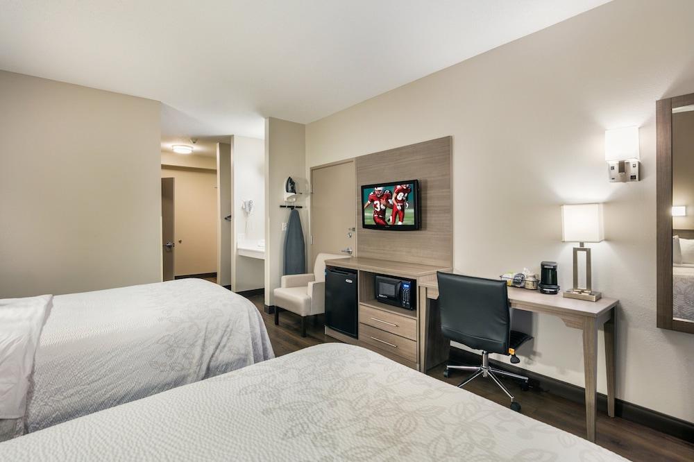 Red Roof Inn PLUS+ Boston - Logan photo 5