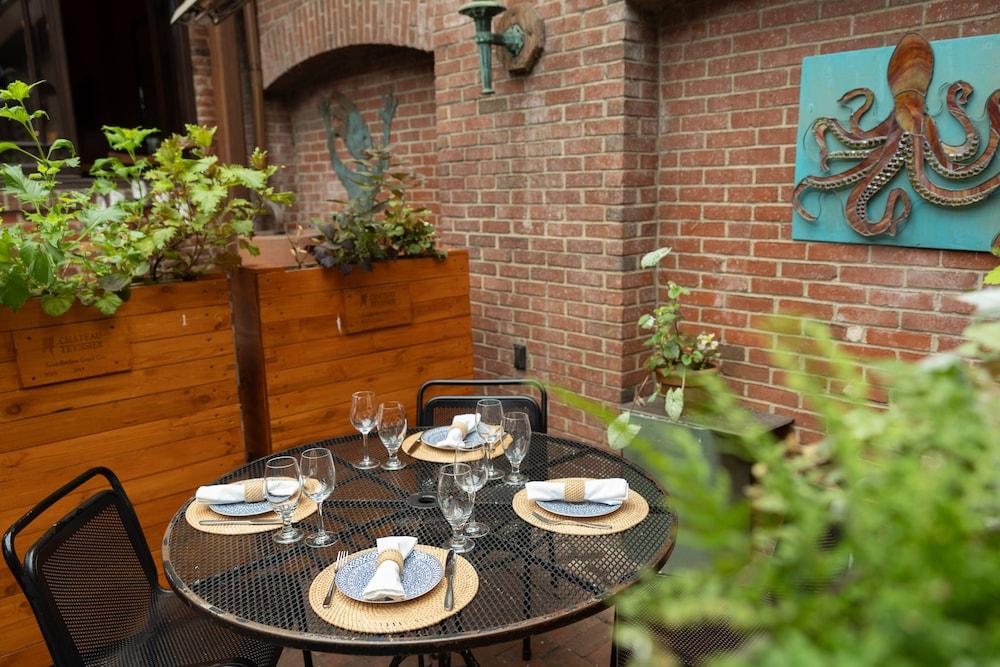Tabard Inn photo 80