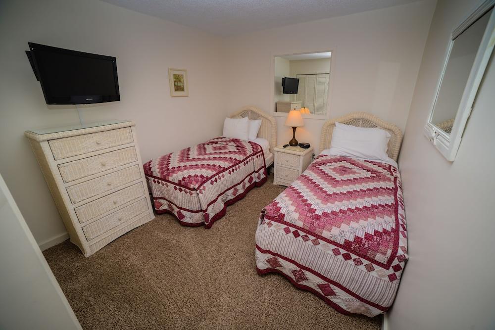 Myrtle Beach Resort by Beach Vacations photo 6
