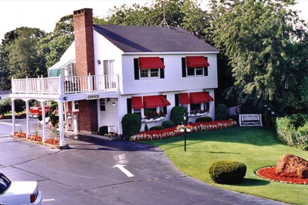 Long Beach Motor Inn photo 40