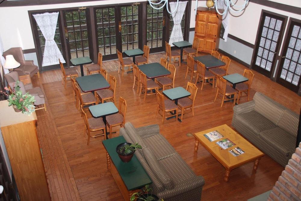 Spring House Inn photo 9