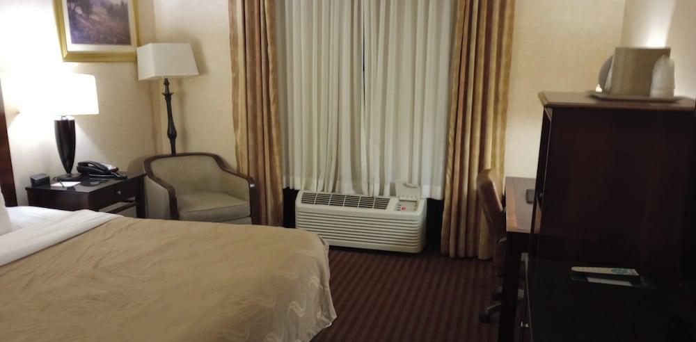 Quality Inn & Suites Somerset Downtown photo 6