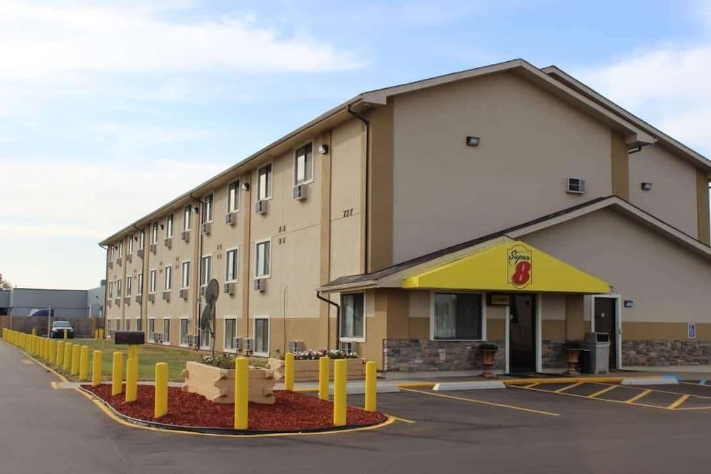 Super 8 by Wyndham Wyoming/Grand Rapids Area photo 12