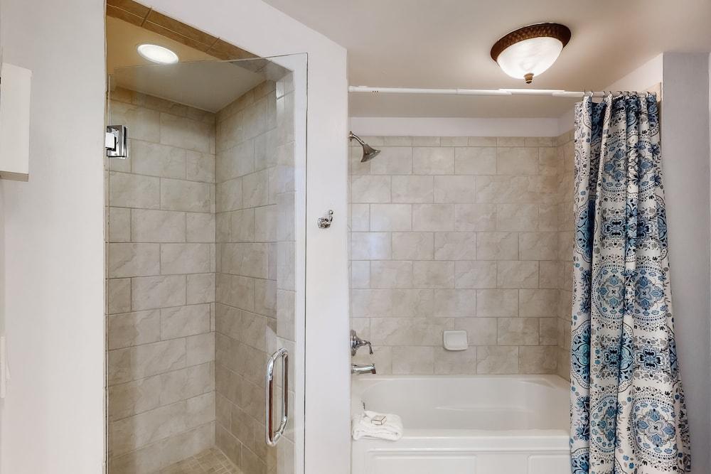 Azure Condominiums photo 39