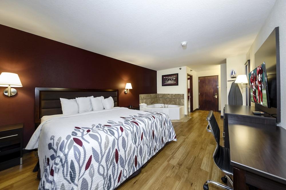 Red Roof Inn Osage Beach - Lake of the Ozarks photo 10