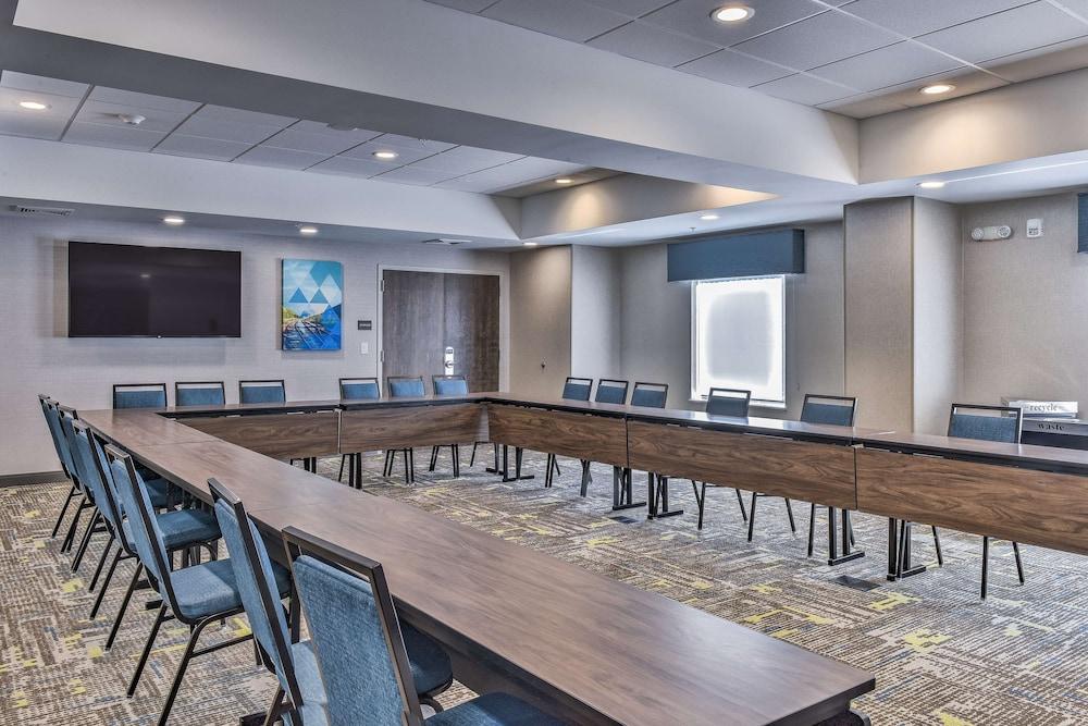 Hampton Inn & Suites Keene photo 17