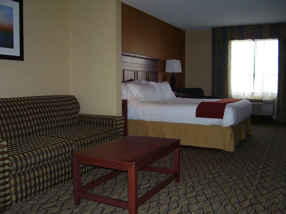 Holiday Inn Express Hotel & Suites Belleville by IHG photo 90