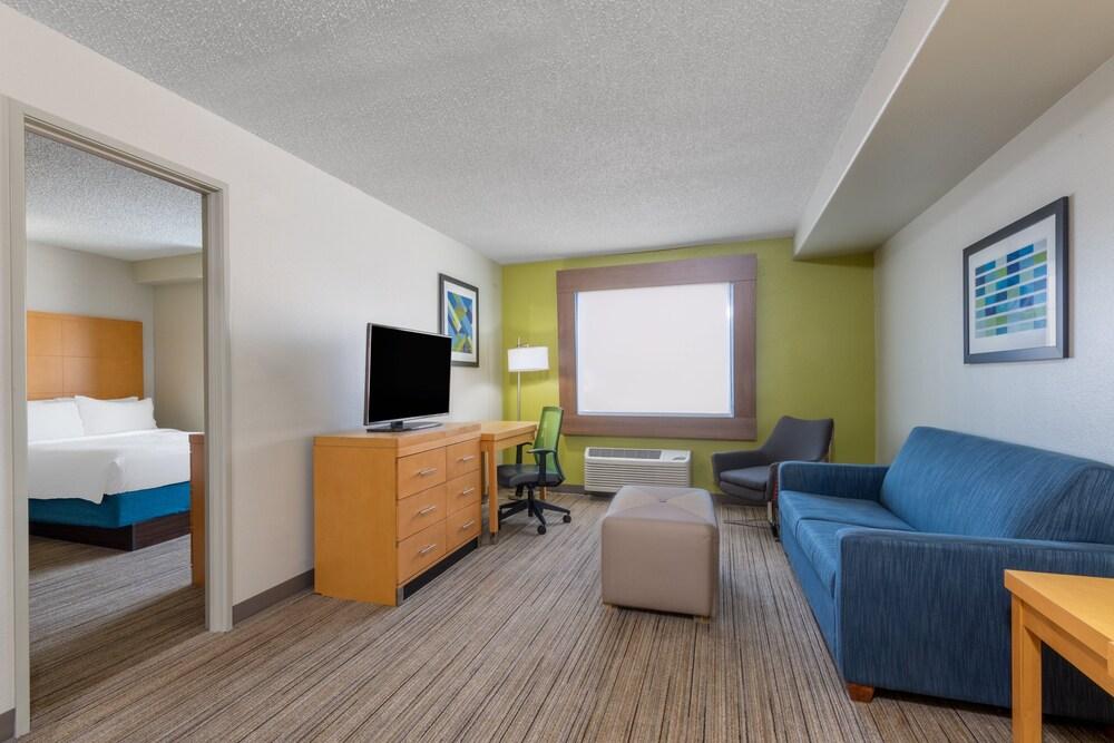 Holiday Inn Express & Suites Wheat Ridge-Denver West by IHG photo 42