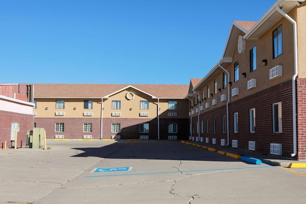 Super 8 by Wyndham Gallup photo 8