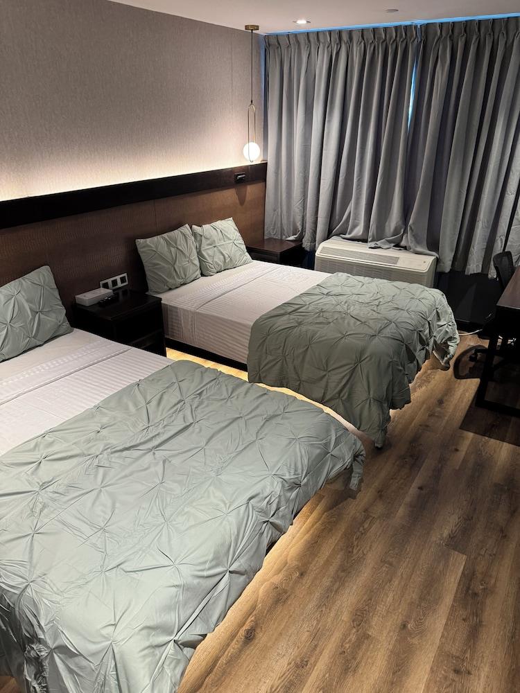 Dream Hotel Bronx photo 2