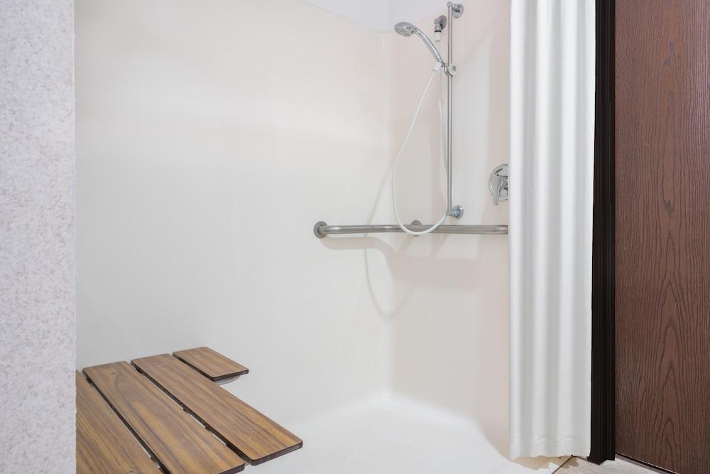 Microtel Inn by Wyndham Onalaska/La Crosse photo 11
