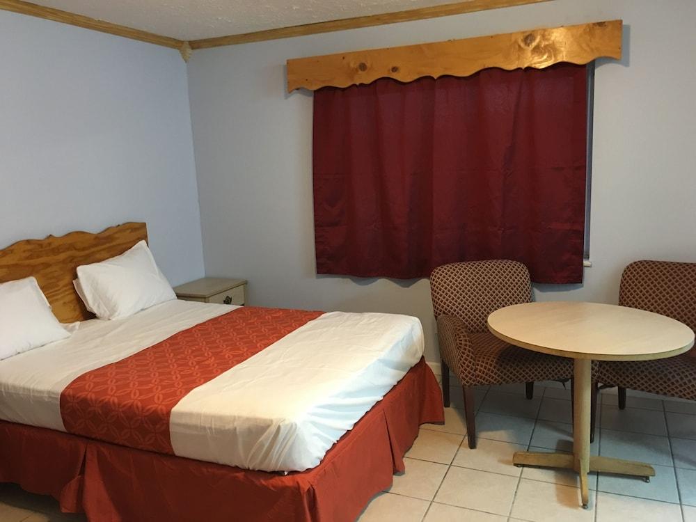 Dixie Plaza Hotel photo 9