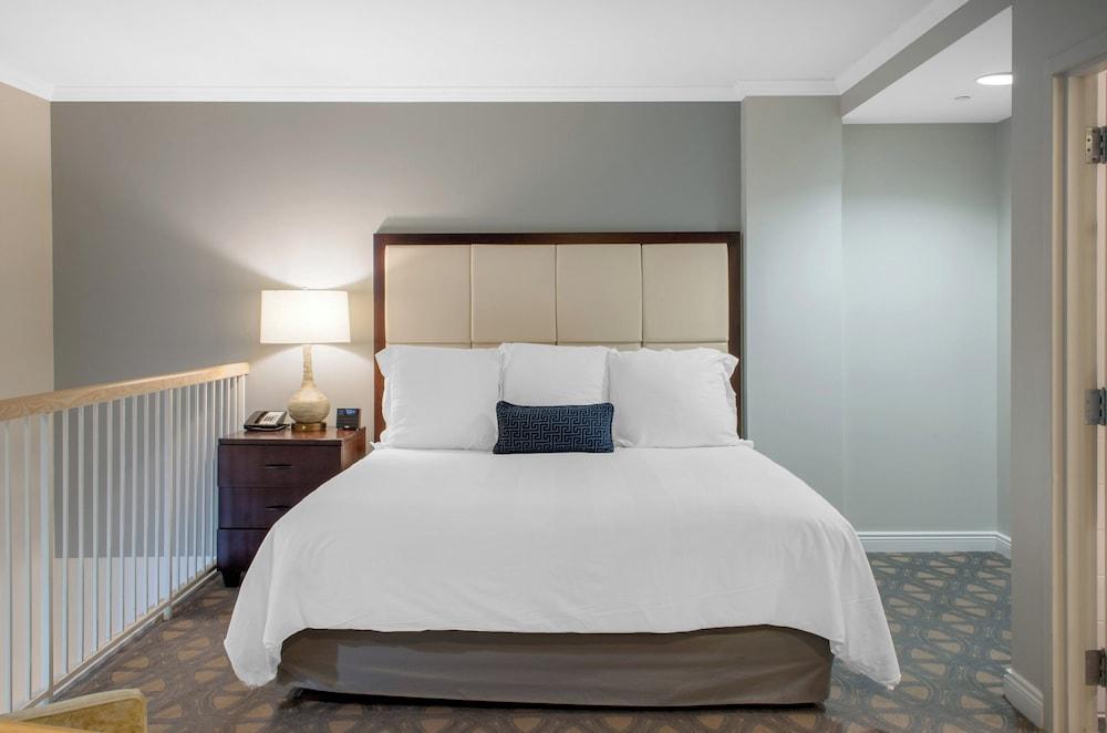 The Riverfront Hotel New Orleans photo 82