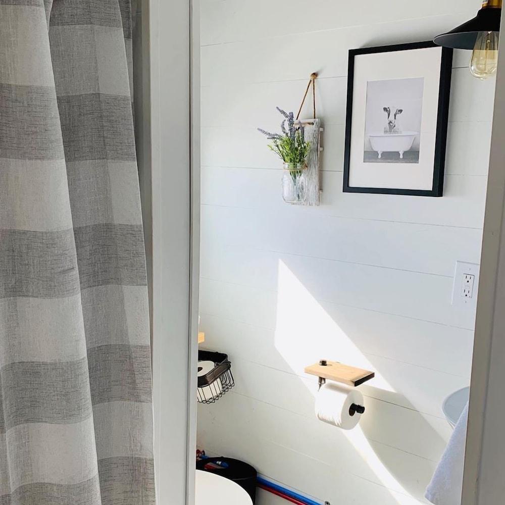 Trail and Hitch Tiny Home Hotel and RV photo 58
