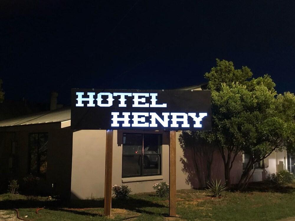 The Hotel Henry photo 5