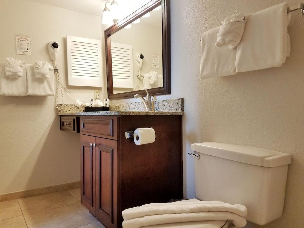 Parc Corniche Condominium Suite Hotel photo 28