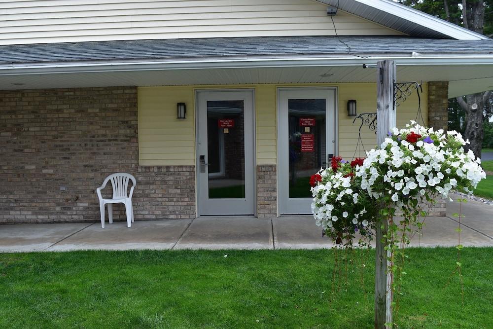 Best Western of Harbor Springs photo 44