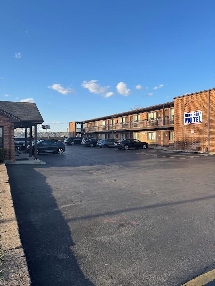 Bluestar Motel photo 1