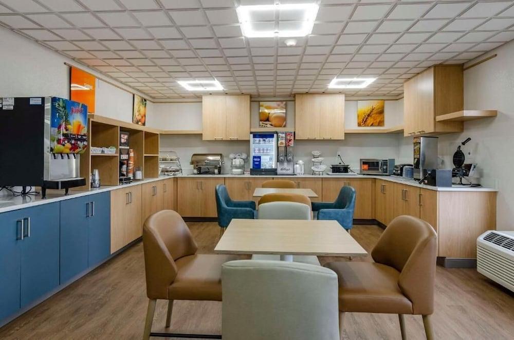 Comfort Inn Beckley photo 11