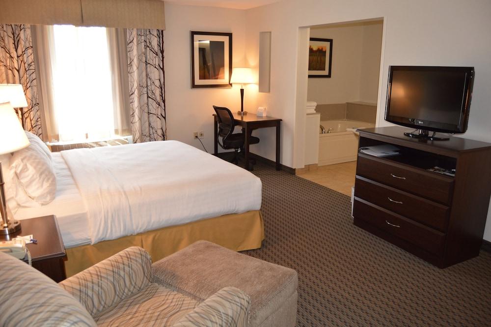 Holiday Inn Express & Suites Winner by IHG photo 12