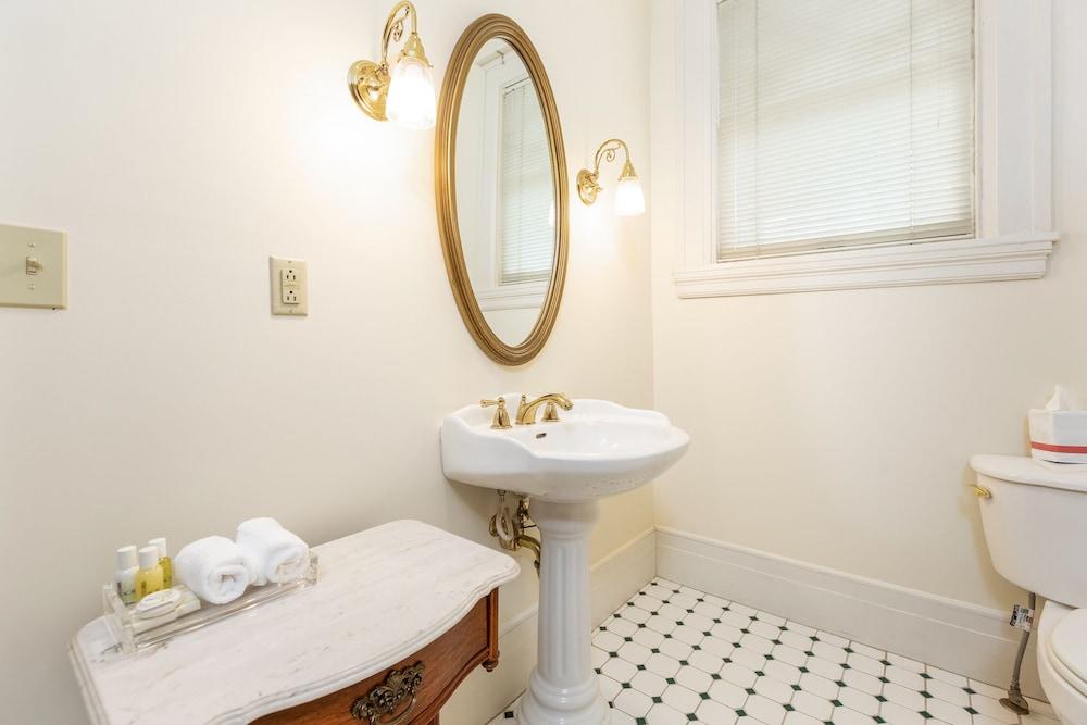 The Shaffner Inn photo 20