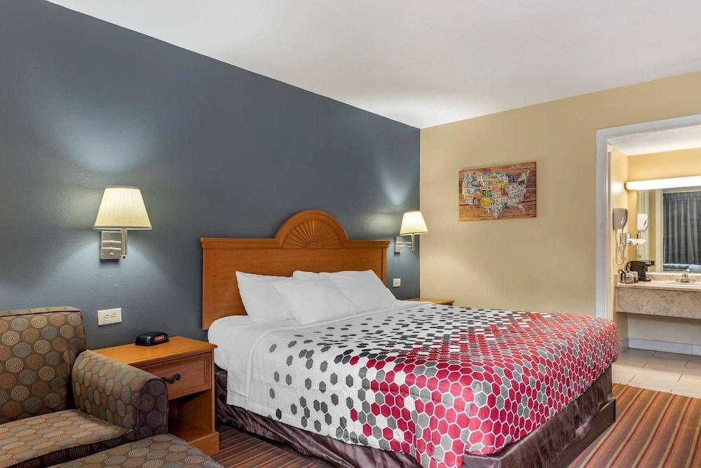 Econo Lodge Erlanger - Cincinnati Airport photo 7