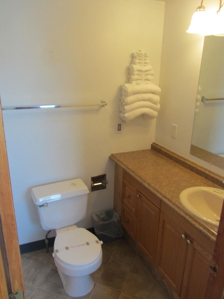 Green Dolphin Motel photo 58