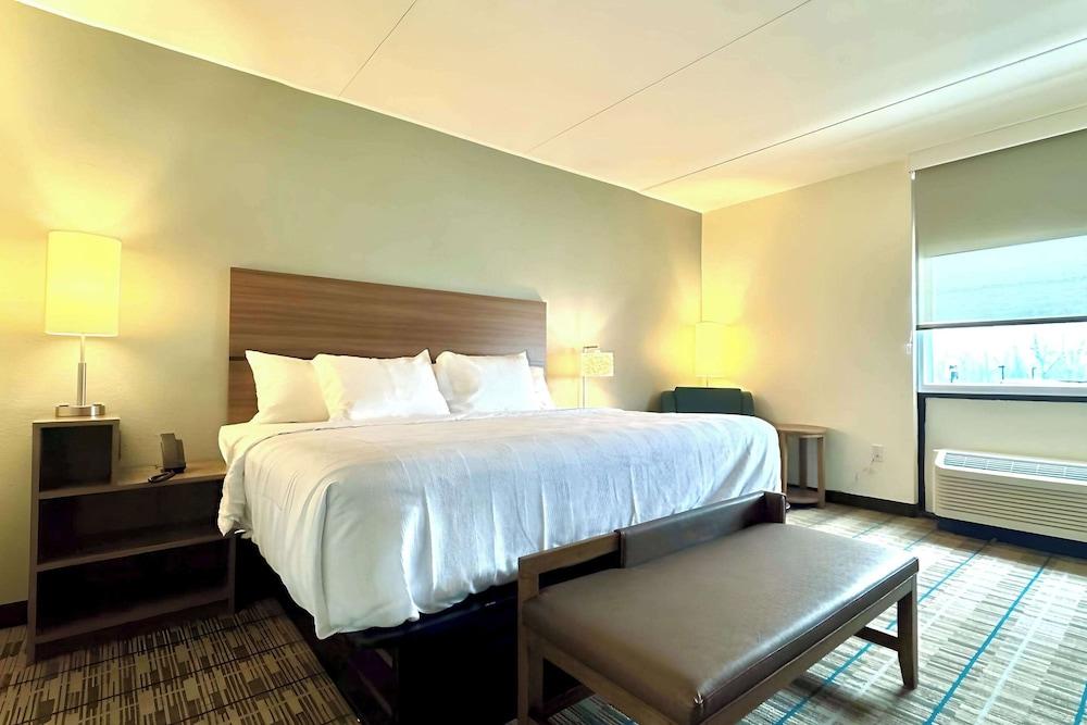 MainStay Suites Chambersburg photo 3