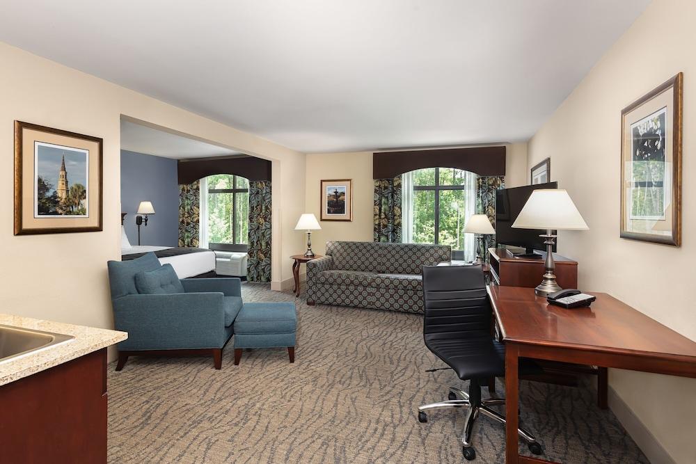 Wingate By Wyndham Charleston photo 10