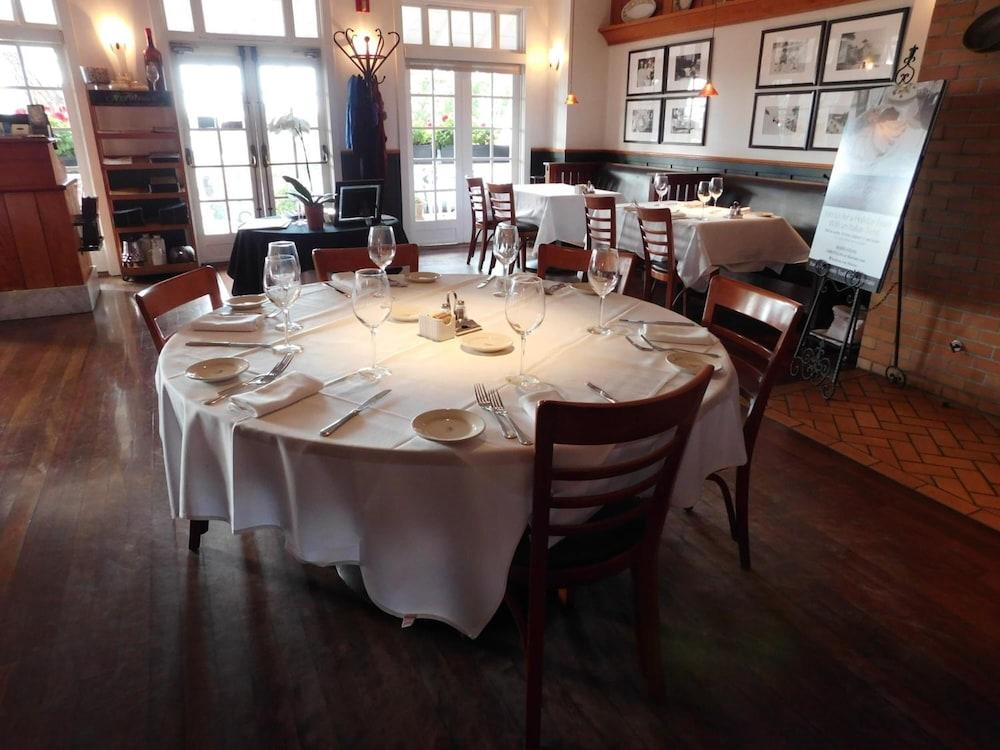 Pine Inn photo 22