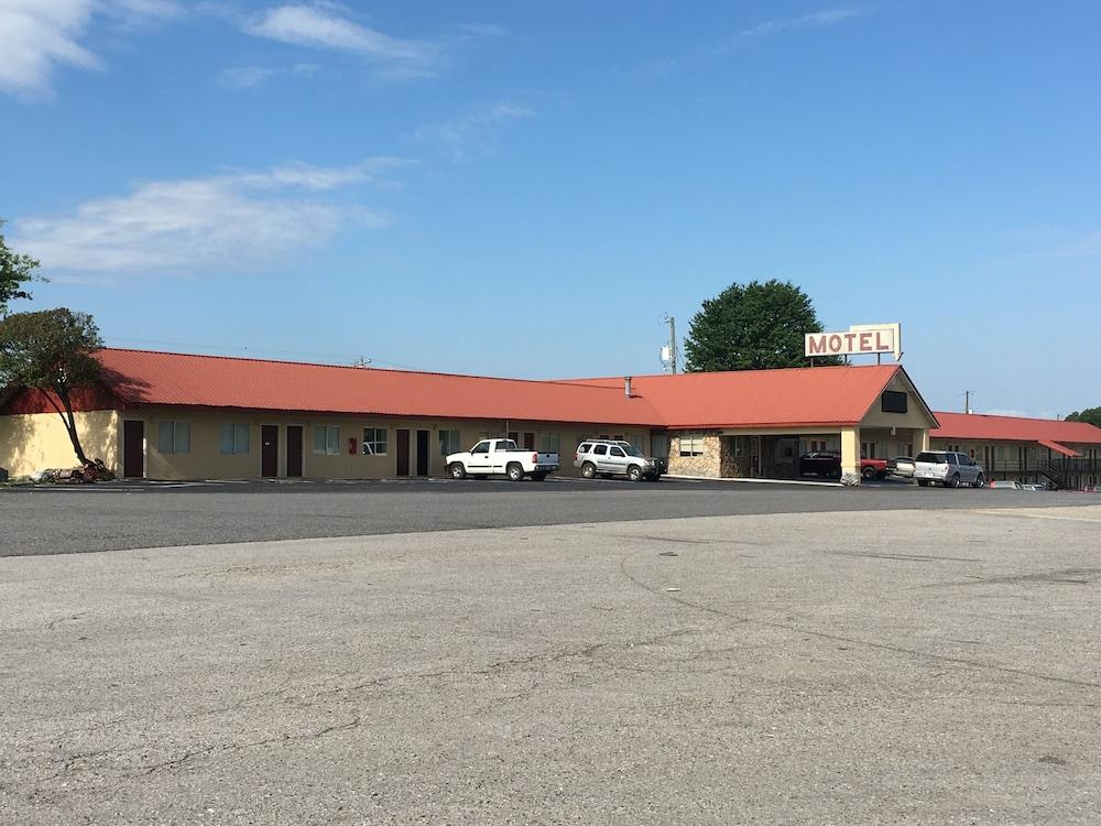 McCaig Motel photo 13